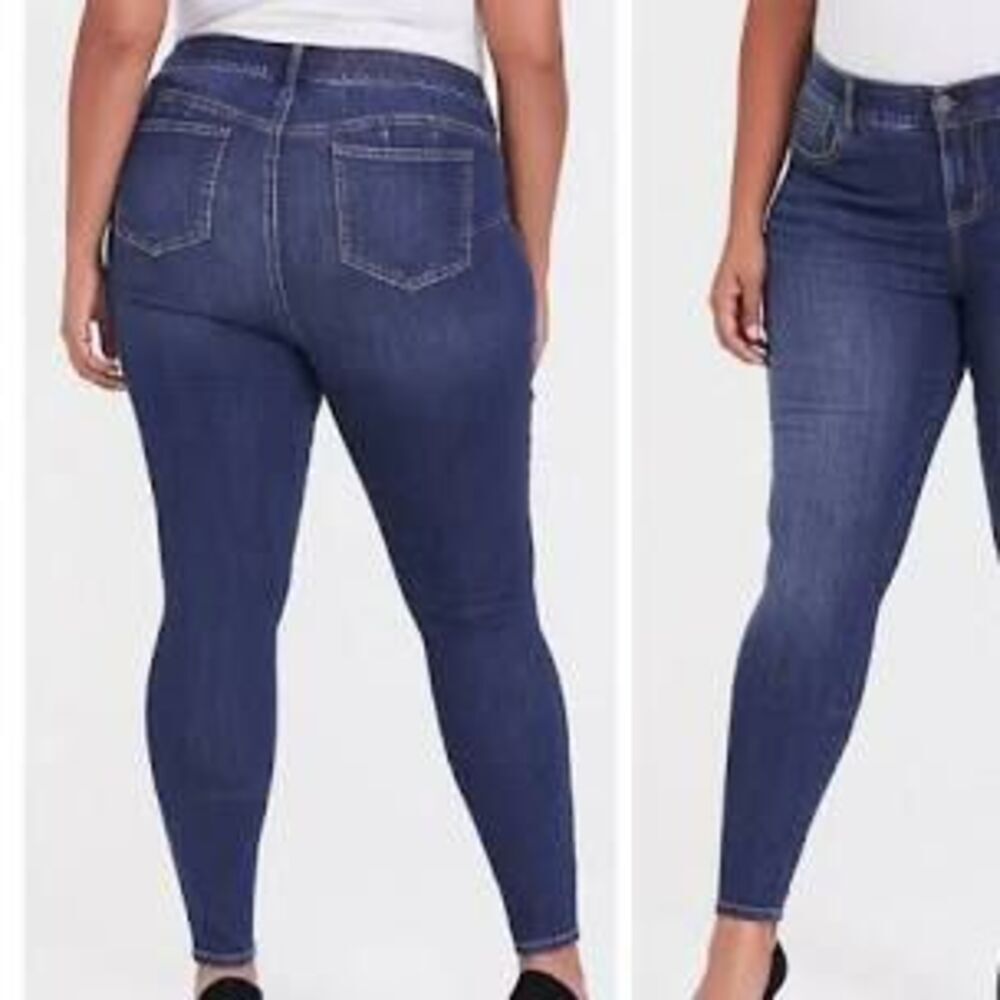 Torrid bombshell skinny 16 slimming stretchy jeans